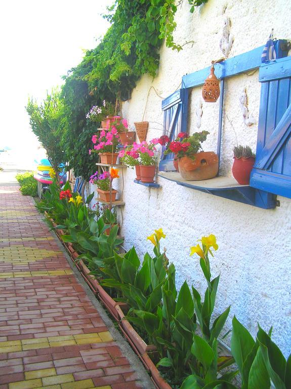 Katerina Seaside Studios Platanés Exterior foto